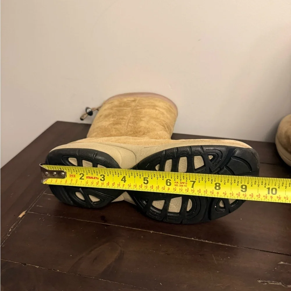 Merrell Women’s Tan Suede Fleece Lined Winter Boots Size 8 Slip On Comfort
